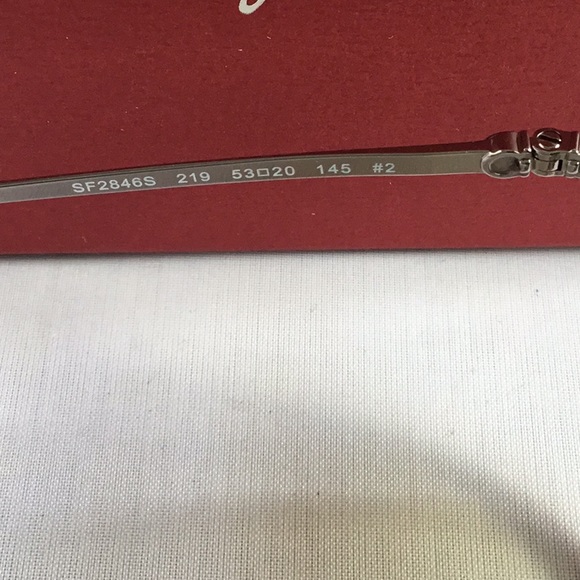 SALVATORE FERRAGAMO UNISEX SUNGLASSES. - Picture 5 of 8